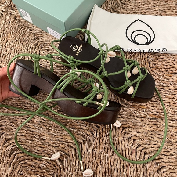 Brother Vellies Shoreline seashell sandals - Picture 3 of 7